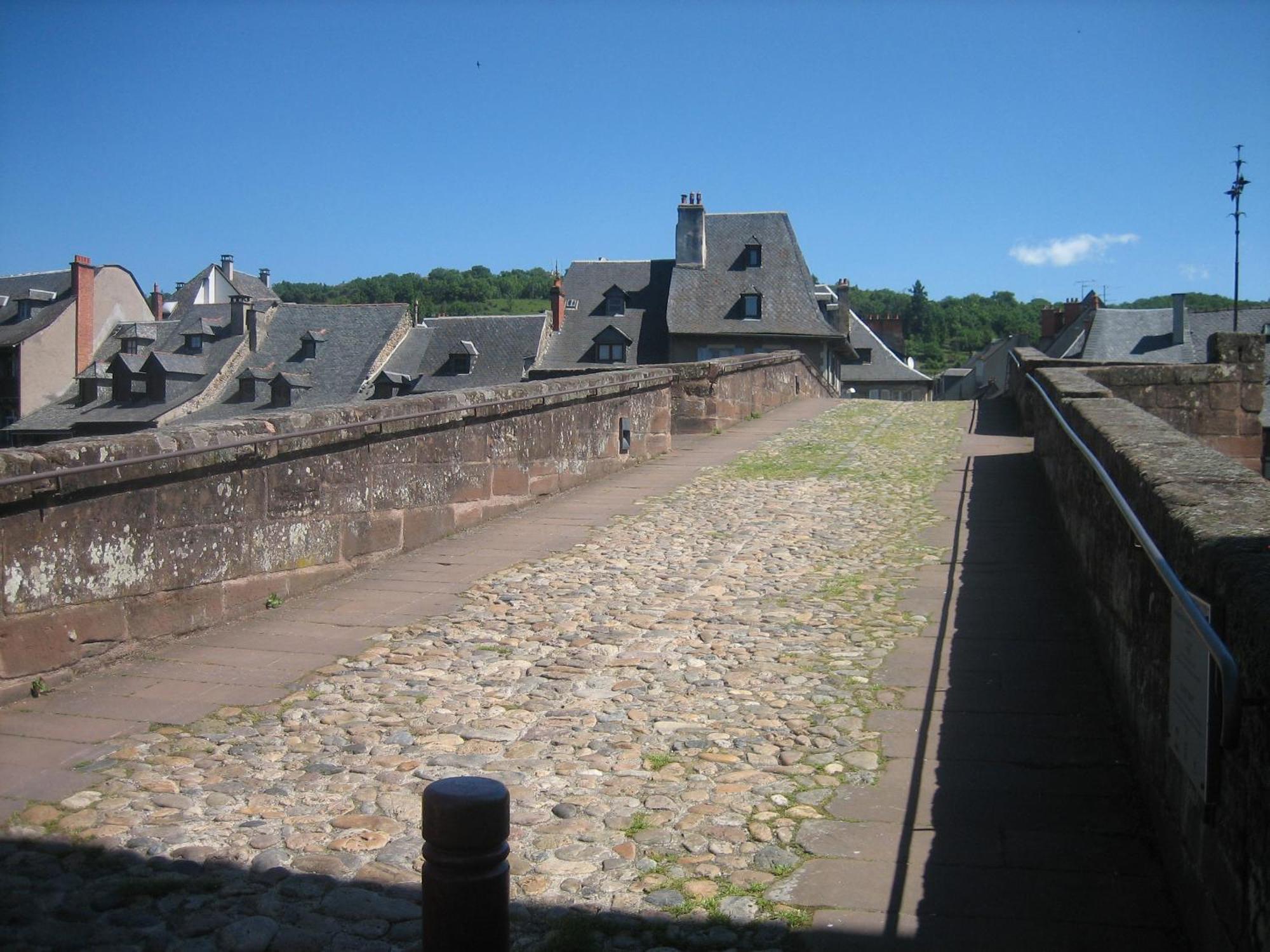 Ideal , Plein Centre-Ville Tout Confort Espalion Buitenkant foto